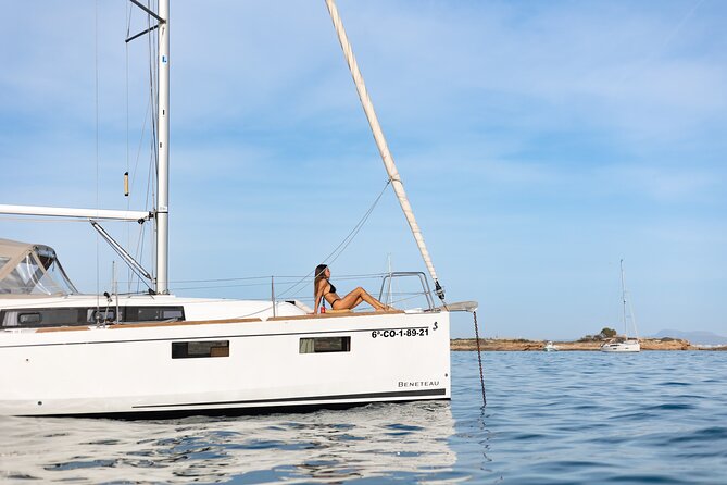 Private sailing yacht by the Bay of Palma and nearby coves - Private sailing on the Bay of Palma: what makes it feel special