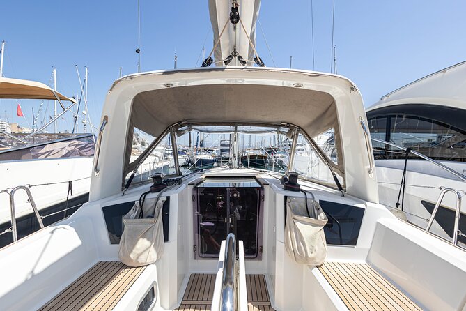 Private sailing yacht by the Bay of Palma and nearby coves - Price and value: when this private charter makes sense