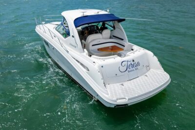 Private tour for 12 people on a 40 ft Yacht, Ft Lauderdale bay - 2, 4, or 6 hours: how to choose the right length