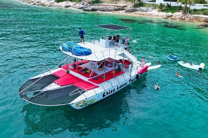 Private Yacht Charter ChicaFUN 3 Waterslides All Inclusive - What the experience feels like with a big mixed group
