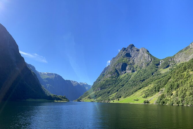Private yacht Cruise in Flåm and Gudvangen, Nærøyfjord - Gudvangen: break time, lunch options, and Njardarheimr (Viking Valley)