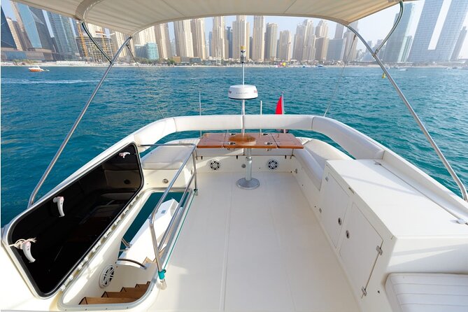Private Yacht Cruising Rental from Dubai Marina - Swimming in a lagoon: when it makes sense and what to bring