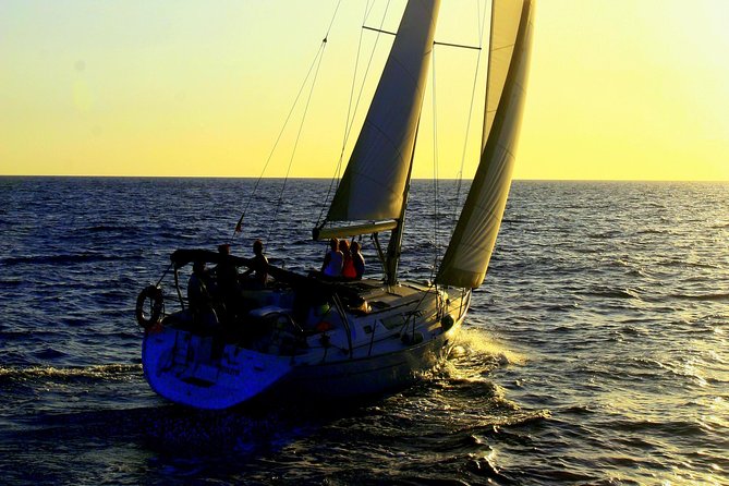 Private Yacht Excursion from Puerto Colon 3 hours - Food, drinks, and lunch that fits a short cruise