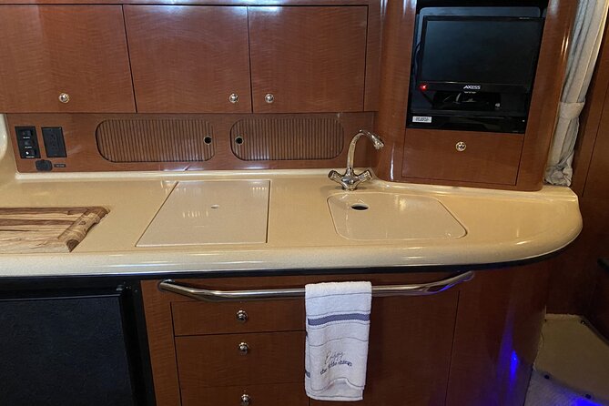 Private Yacht in Punta Cana, Unlimited Drinks and HipHop Music - Unlimited drinks and hip-hop music: fun, with a few common-sense rules
