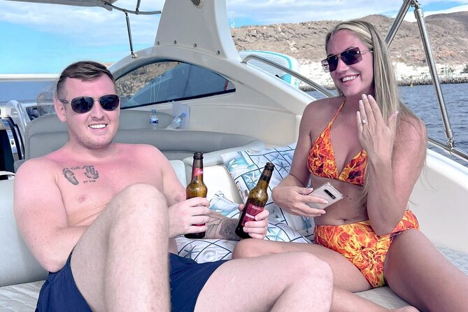 Private Yacht Nirvana Dreams Tour - Food and open bar: the easy way to keep 8 people smiling