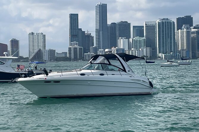 Private Yacht Rental in Miami Up to 12 People - Music, photos, and the best use of your own food and drinks