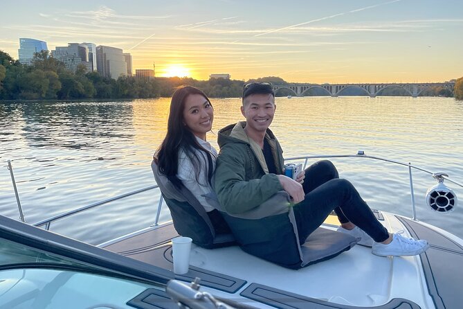 Private Yacht Tour along Washington DC Waterfront - Georgetown Waterfront and the Three Sisters: A Different Side of DC