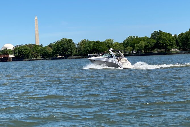 Private Yacht Tour along Washington DC Waterfront - Kennedy Center Cruising By: Architecture + River Views in One Frame