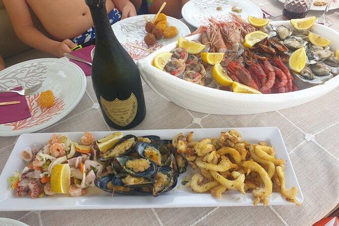 Private Yacht Tour in Gallipoli - What you eat on board: a real Salento-style break (not just snacks)