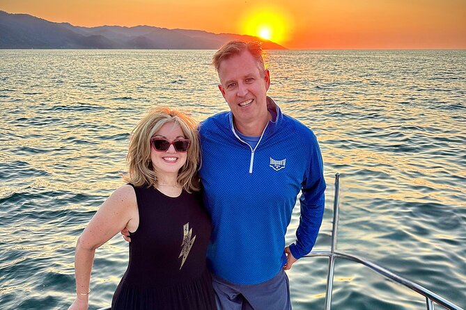Puerto Vallarta: Luxury Yacht Sunset Cruise with Premium Open Bar - A 3-hour sunset cruise around the Bay of Banderas