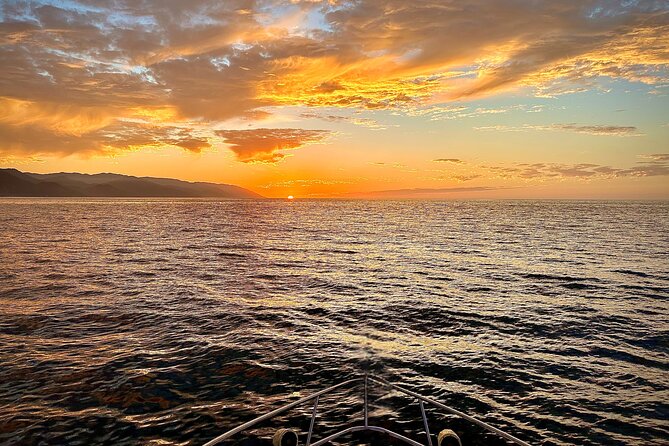 Puerto Vallarta: Luxury Yacht Sunset Cruise with Premium Open Bar - Small group comfort: max 16 travelers