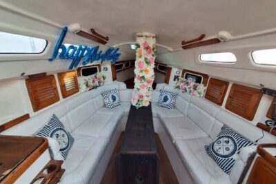 Sailing Experience in Mumbai on Mid Size Yacht - What the Cruise Really Shows You: Landmarks and Skyline Lines