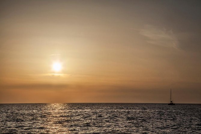 Santorini: Motor Yacht Sunset Cruise with 5-Course Dinner - Food Quality: What People Tend to Appreciate (and What to Watch)