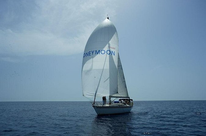 Santorini Oia: Private Sailing Yacht Cruise with Meal and Drinks - Food and drinks: the main reason this cruise gets five stars