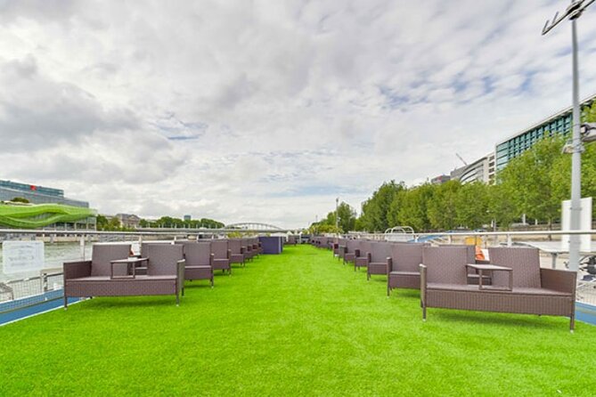 Seine River Dinner Cruise with Live Singer by VIP Yacht de Paris - VIP Yacht de Paris: what you’re really buying for $126