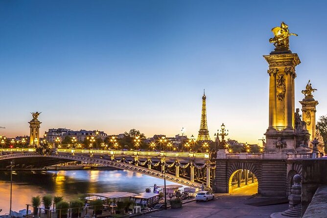 Seine River Dinner Cruise with Live Singer by VIP Yacht de Paris - Drinks: with drinks, without drinks, and what champagne might mean