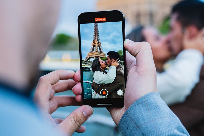 Seine River Dinner Cruise with Live Singer by VIP Yacht de Paris - Photos and seating: how to get the views you imagined