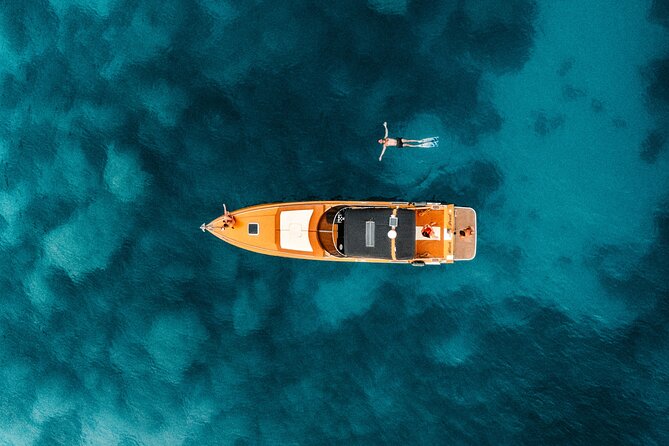Shipwreck and Blue Caves Yacht Tour - Navagio (Shipwreck Beach) stop: the famous bay, in a short window