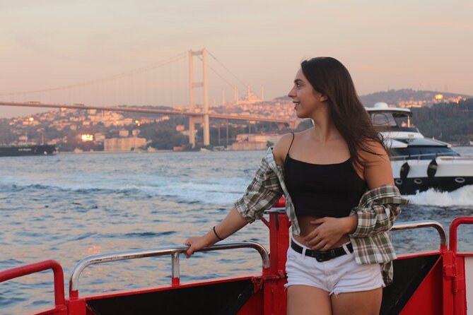Short Bosphorus Cruise Tour With Hotel Pickup And Audio Guide - How this short Bosphorus cruise makes Istanbul feel manageable