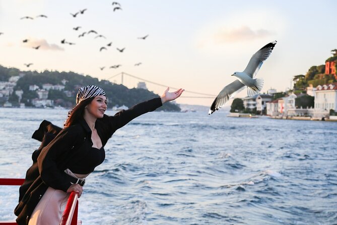 Short Bosphorus Cruise Tour With Hotel Pickup And Audio Guide - Crowd levels and why the ride can feel longer than planned