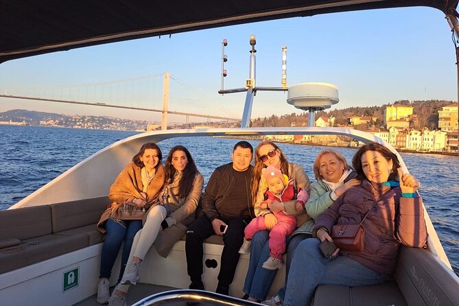 Skip line Old Town tour with Bosphorus Yacht Ride - Bosphorus Yacht Ride: Dolmabahçe, Ortaköy, Bebek, and Istanbul’s Best Angles