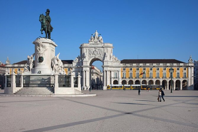 Sunset Cruise Lisbon | VIP Yacht Lisbon Party - Key things to know before you board