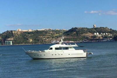 Sunset Cruise Lisbon | VIP Yacht Lisbon Party - The Portuguese Discoveries monument: a sightline with big context