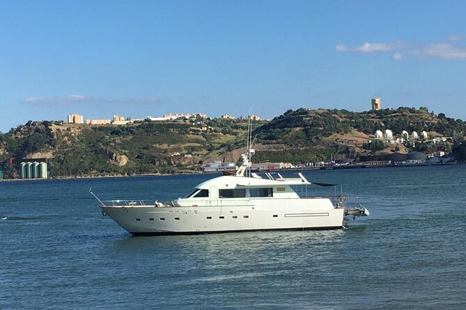 Sunset Cruise Lisbon | VIP Yacht Lisbon Party - The Portuguese Discoveries monument: a sightline with big context