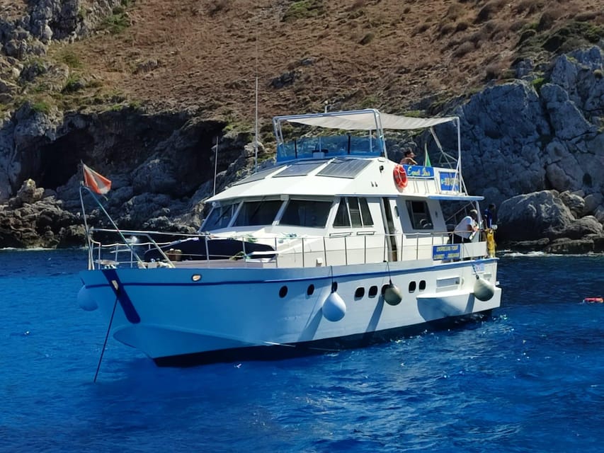 Trapani: Yacht Excursion to Levanzo and Favignana with Lunch - Lunch on Board: Fueling the Rest of the Day (Without Stress)