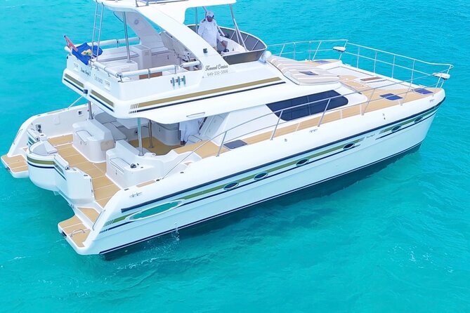 Turks and Caicos Half-Day Luxury Private Yacht Charter - Fully customizable for your group: tailoring without overthinking