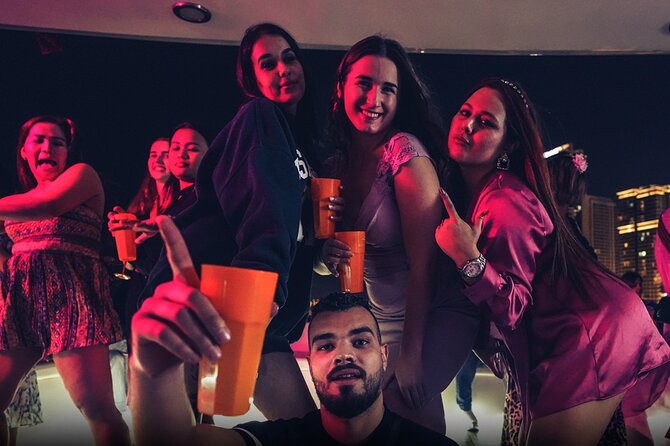 Ultimate Dubai Marina Yacht Party with BBQ, Drinks & DJ - Food and Live BBQ: snack expectations vs full-meal reality