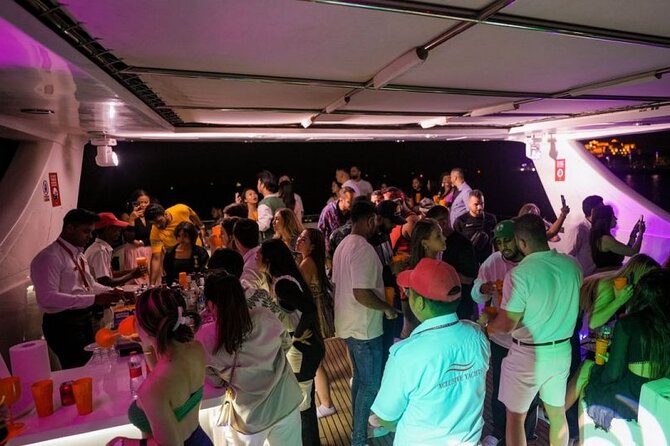 Ultimate Dubai Marina Yacht Party with BBQ, Drinks & DJ - Unlimited beverages and a live DJ: the party parts that matter