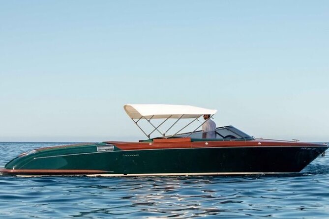 VIP Private Luxury Boat Tour - Riva Aquariva Yacht Venice - Murano glass: watching the craft instead of just shopping