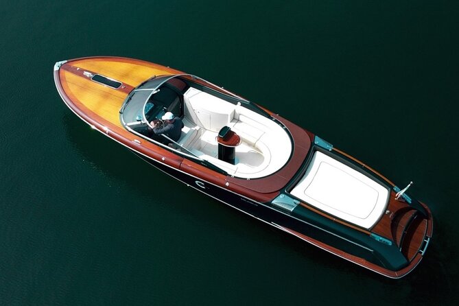 VIP Private Luxury Boat Tour - Riva Aquariva Yacht Venice - The St. Mark-Doge’s Palace-Bridge of Sigh water view (how to spot the “wow” angles)