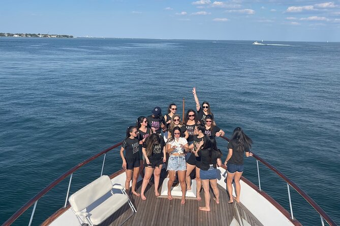 Yacht Charter Madeira beach and Tampa Bay - Onboard Comfort: Restroom, WiFi, Cooler/Ice, and a Kitchen You Can Use