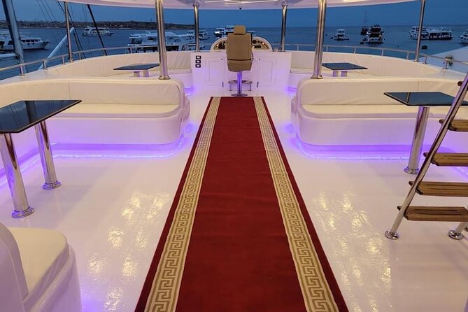 Yacht Cruise with Dinner & Oriental Show - The cruise itself: sunset views from the sea vs. distance from port