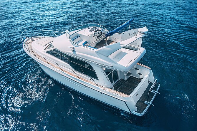 Yacht Meridian 40FT Best Private Rental in Cancun - The Isla Mujeres Plan for 4, 6, and 8 Hours (Mangroves, Shipwreck Snorkel, Playa Norte)